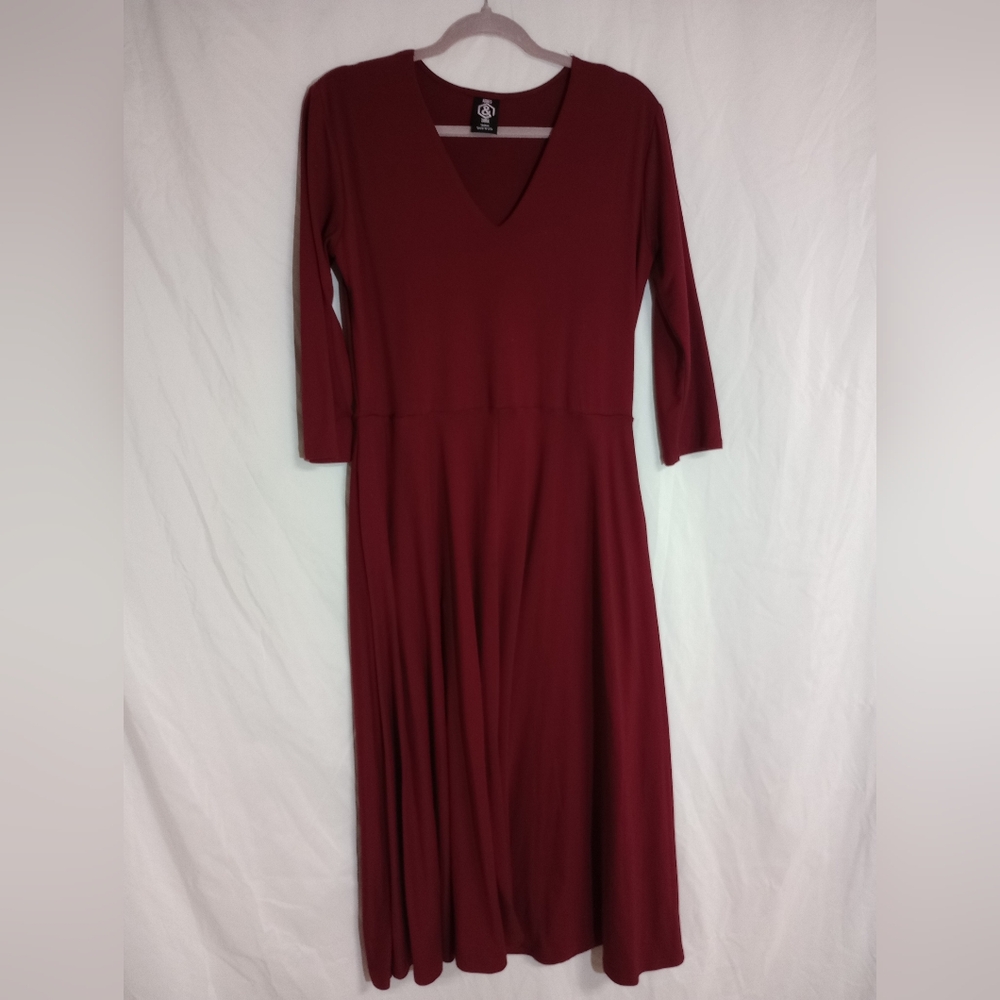 Agnes & Dora Red Sheath Dress with V-Neck and Long Sleeves